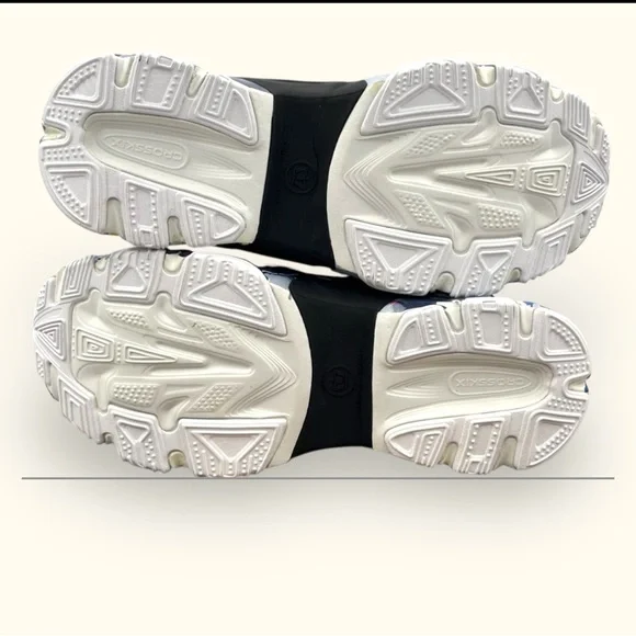 Men’s 9/ W 12 Crosskix 2.0 Ltd Edition Artist Graffiti Shoes NWT - Picture 4 of 6